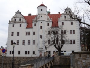 Schloß Schönfeld mit seinem Trauzimmer ist inzwischen beliebt bei Hochzeitspaaren. Foto: W. Schenk