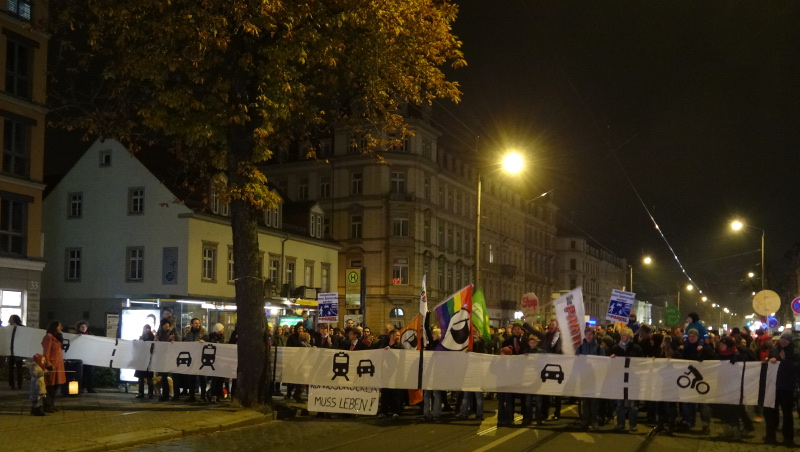 Köngisbrücker Straße Demo