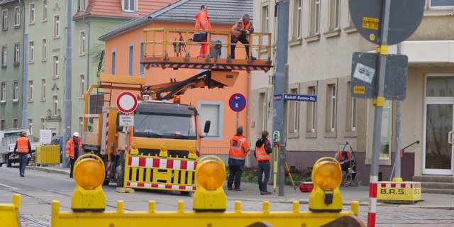 Die Dresdner Verkehrsbetriebe erneuern die Gleise an der Pennricher Straße