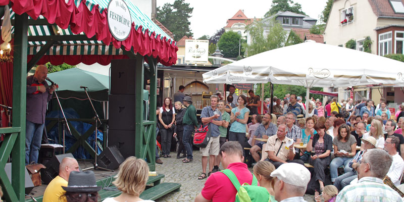 24. Dresdner Elbhangfest: Anwohner und Besucher feiern den Pill-Witz