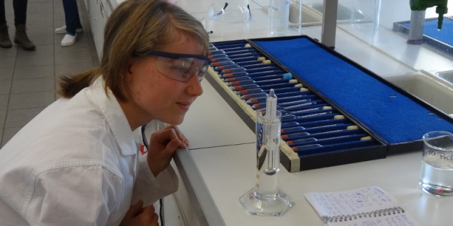 Rebecca Schmidt, Chemielaborantin