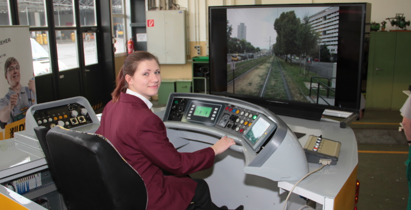 DVB-Lehrlinge bauen Straßenbahn-Fahrsimulator